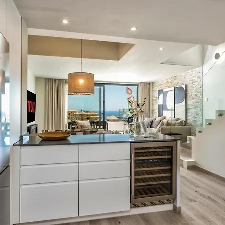 Vivi Homes -zumo Pool, Jacuzzi, Gym & Sea View
