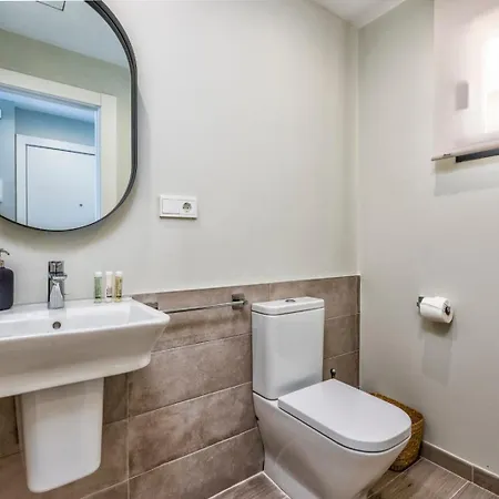 Holiday home Vivi Homes -zumo Pool, Gym & Sea View *