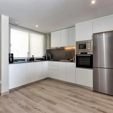 Holiday home Vivi Homes -zumo Pool, Gym & Sea View