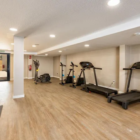 Vivi Homes -zumo Pool, Jacuzzi, Gym & Sea View