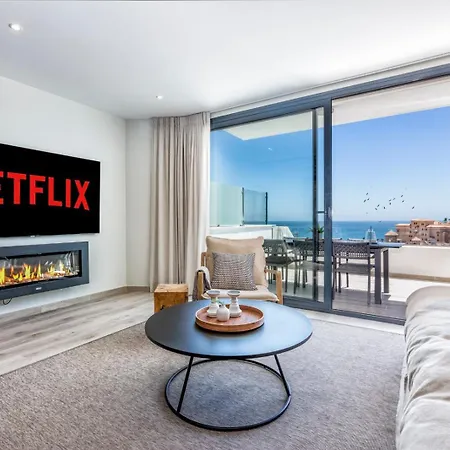 Vivi Homes -zumo Pool, Gym & Sea View